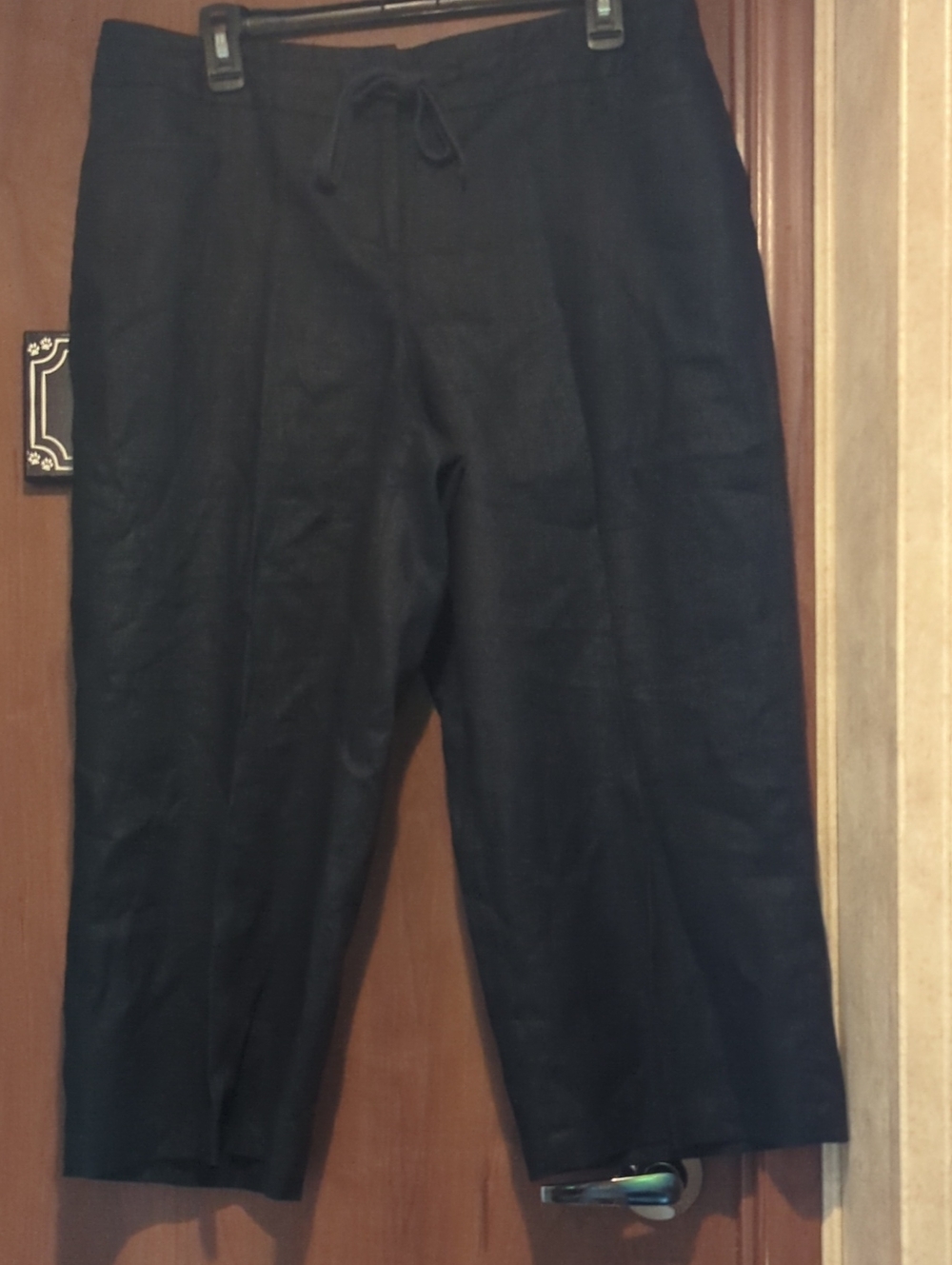 Madison Studio Black Linen Drawstring Capris
